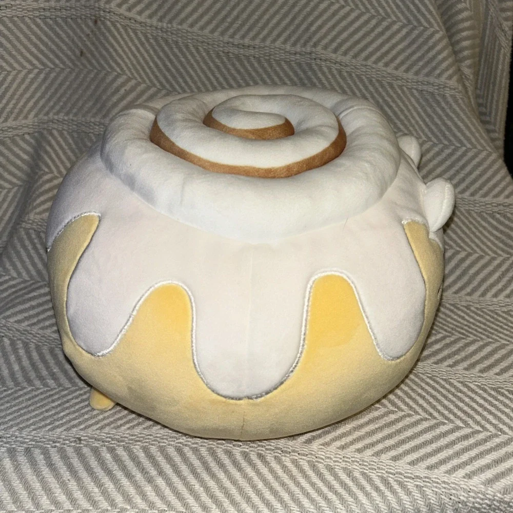 Pusheen Cinnamon‎ Roll 12